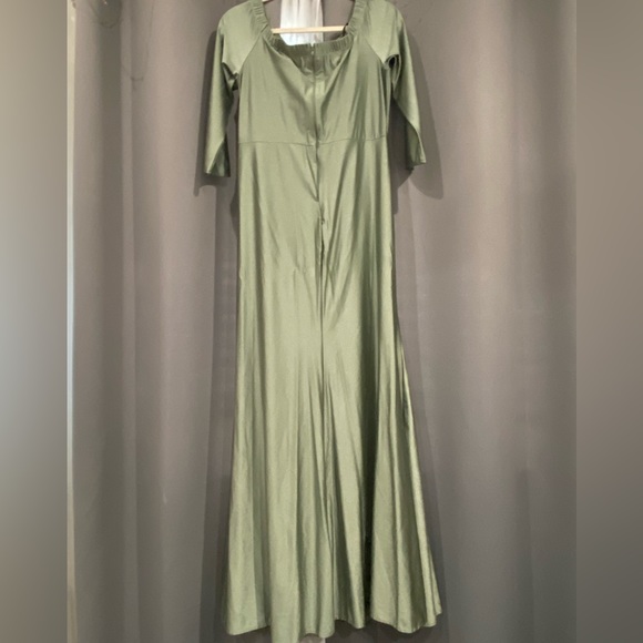 Green Dress - Picture 3 of 6